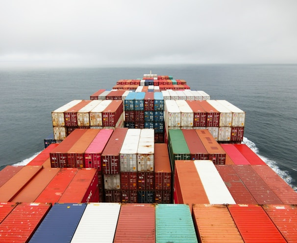 photo of cargo cru ship